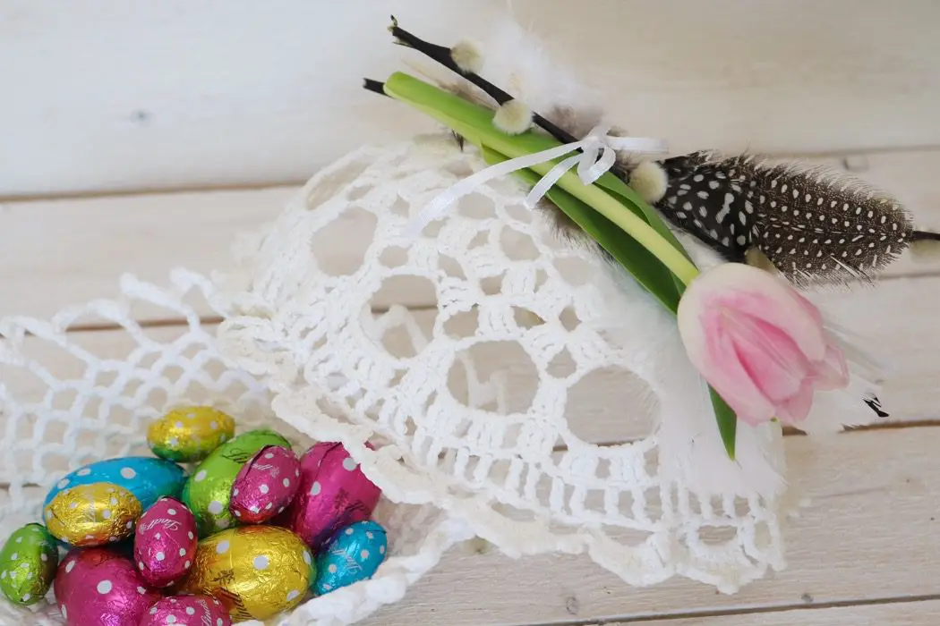 Påskägg av virkade dukar