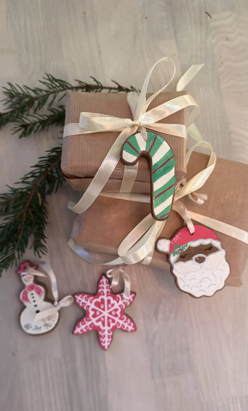 Juletiketter till paketen