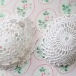 Påskägg av virkade dukar