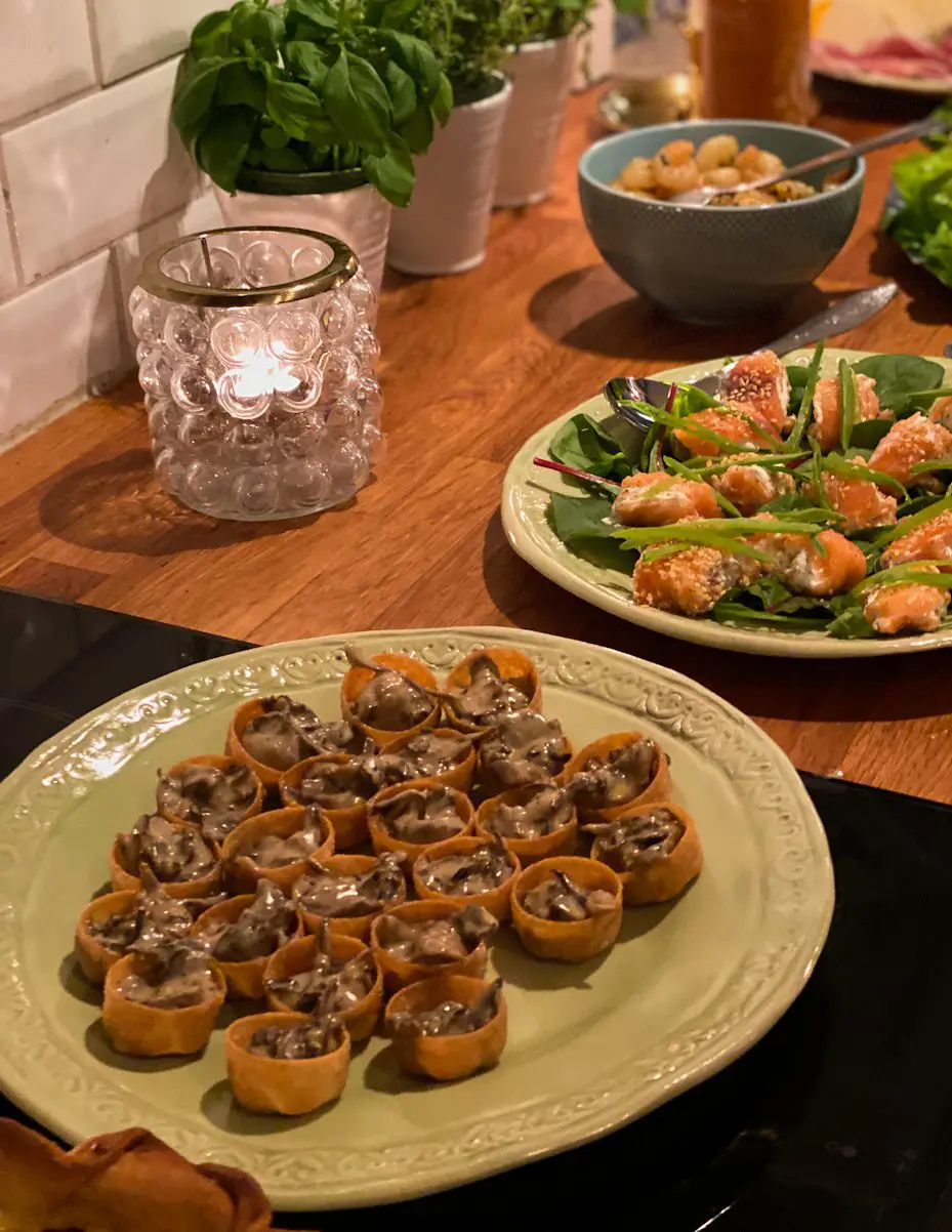 Buffe recept Svampcrustader - med champinjoner och trattkantareller