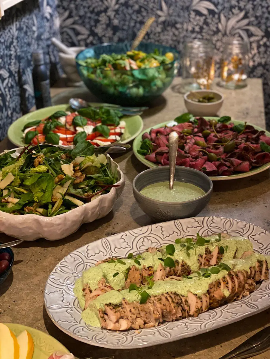 Buffé recept med svenska klassiker på långbord