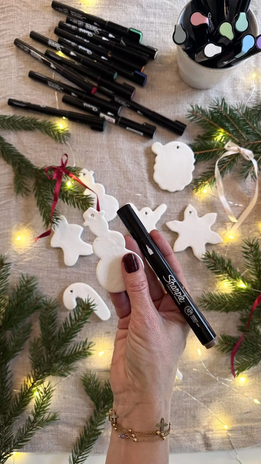 Sharpiepenna, snögubbe i lera