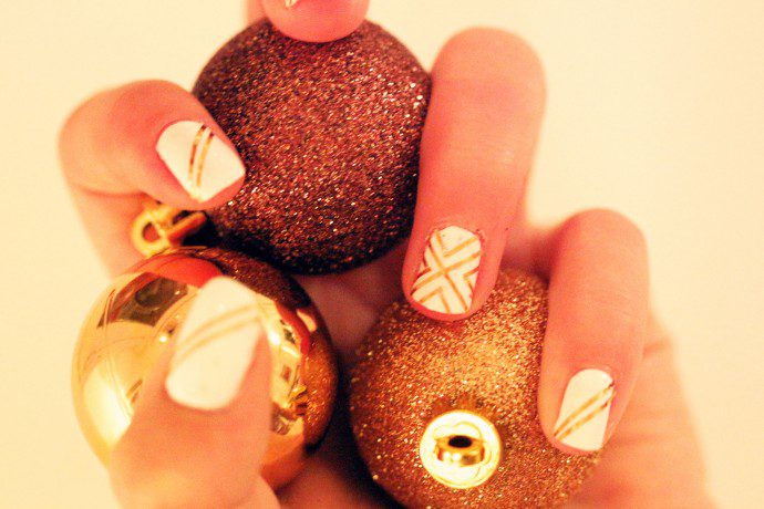 christmas gold nails